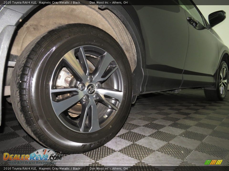 2016 Toyota RAV4 XLE Magnetic Gray Metallic / Black Photo #19
