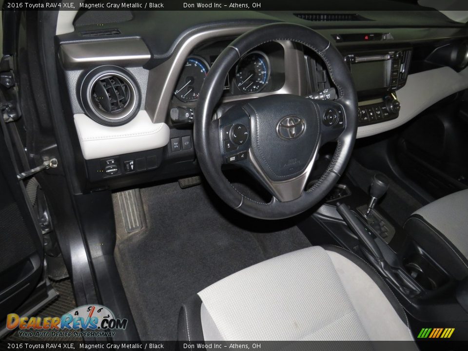 2016 Toyota RAV4 XLE Magnetic Gray Metallic / Black Photo #22