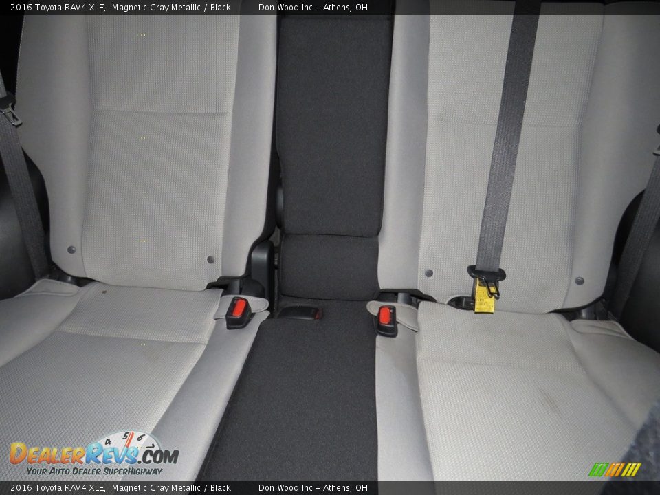 2016 Toyota RAV4 XLE Magnetic Gray Metallic / Black Photo #23