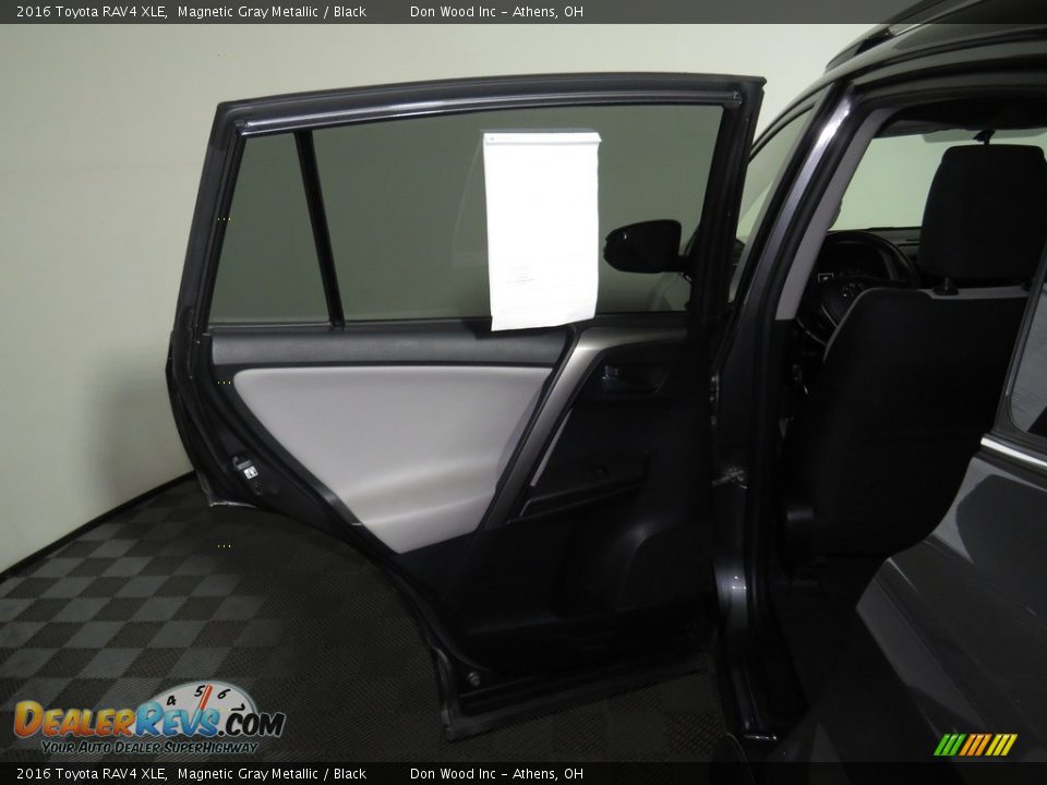 2016 Toyota RAV4 XLE Magnetic Gray Metallic / Black Photo #24