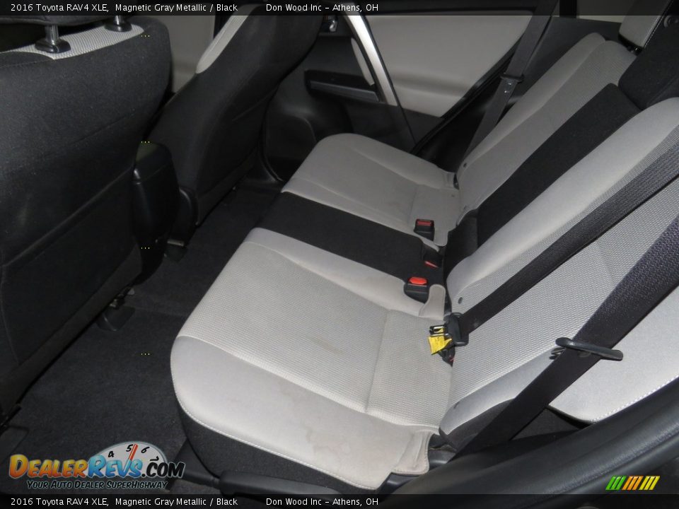 2016 Toyota RAV4 XLE Magnetic Gray Metallic / Black Photo #25
