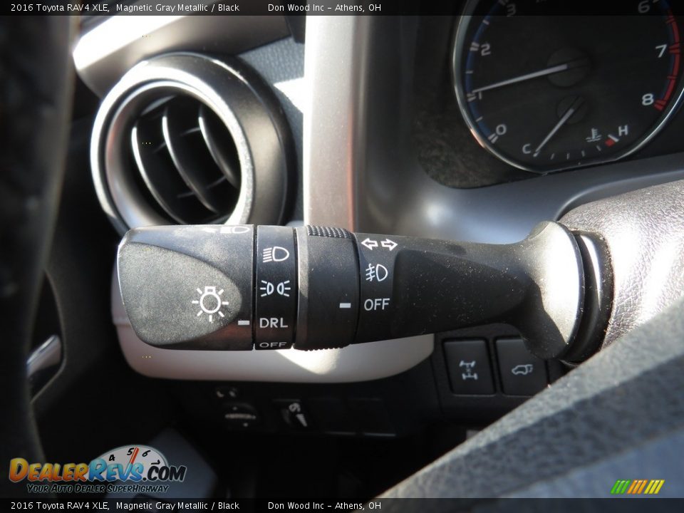 2016 Toyota RAV4 XLE Magnetic Gray Metallic / Black Photo #33