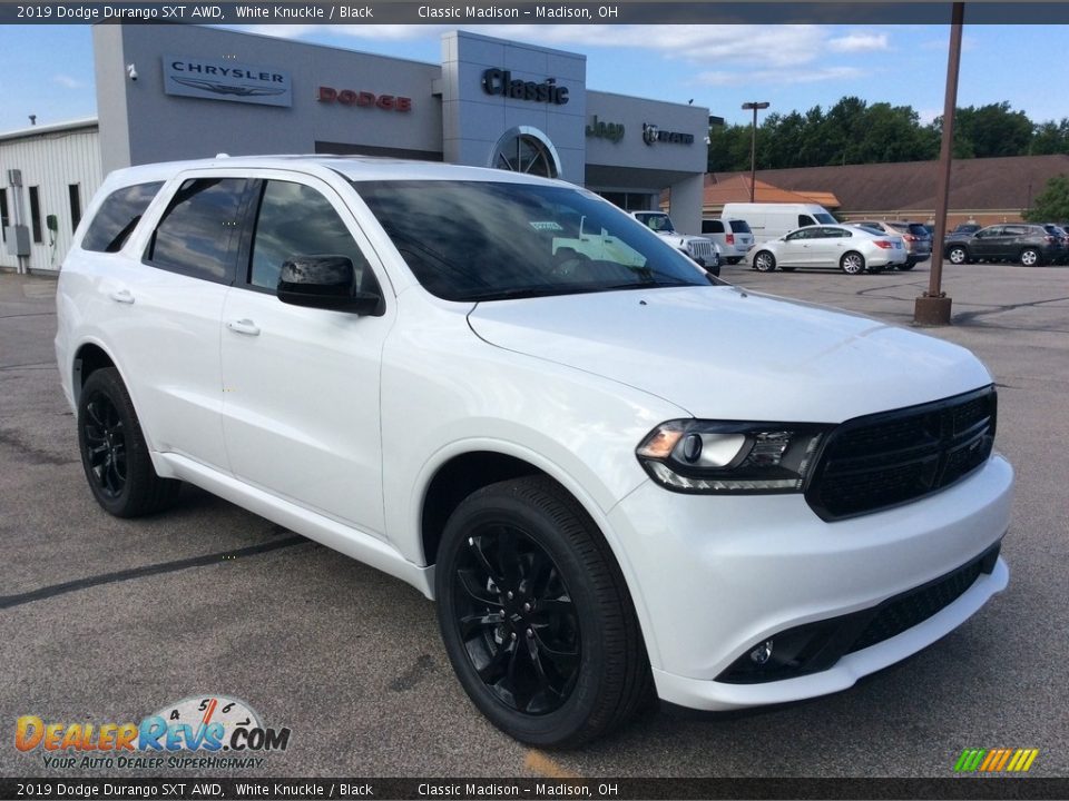 Front 3/4 View of 2019 Dodge Durango SXT AWD Photo #1