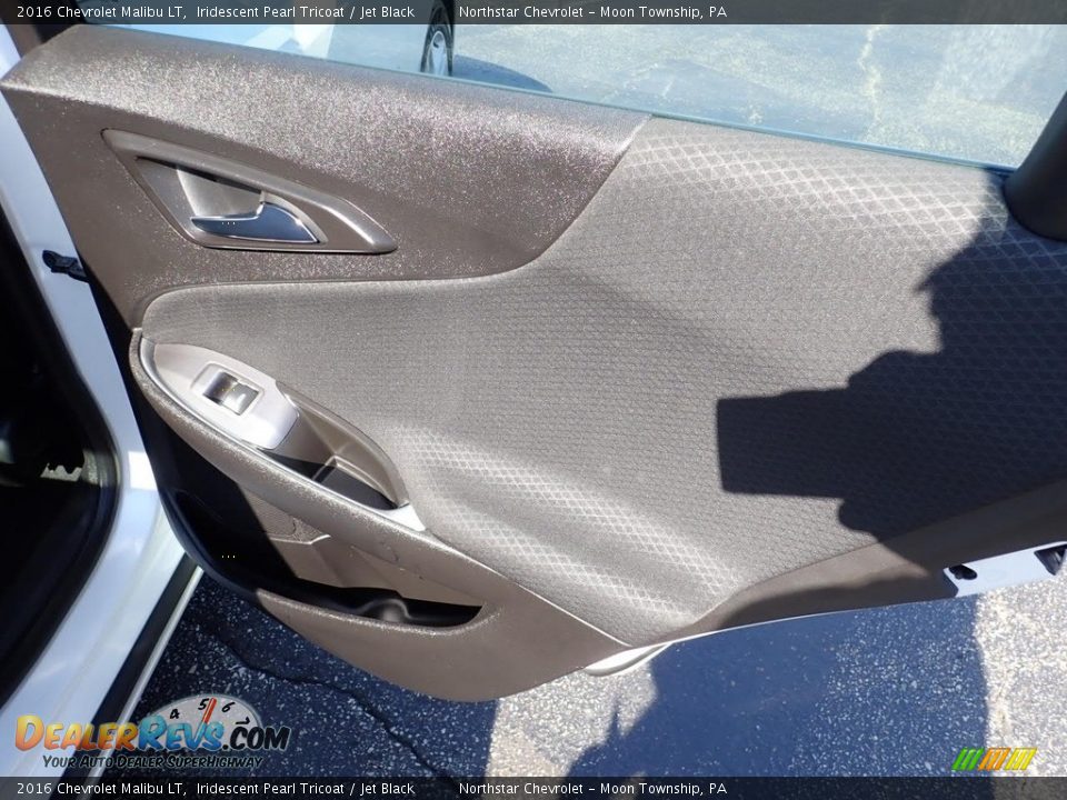 2016 Chevrolet Malibu LT Iridescent Pearl Tricoat / Jet Black Photo #19