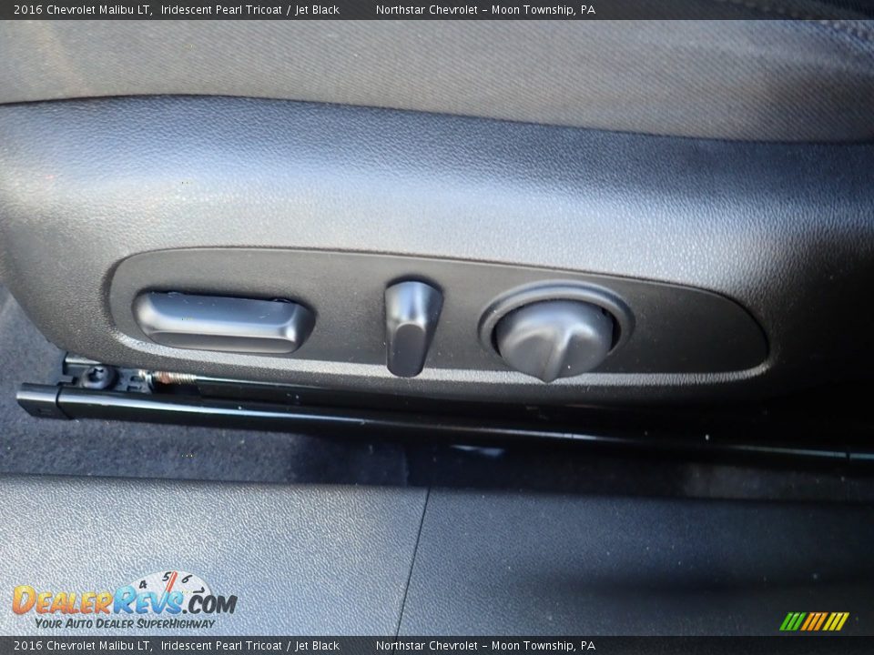 2016 Chevrolet Malibu LT Iridescent Pearl Tricoat / Jet Black Photo #25