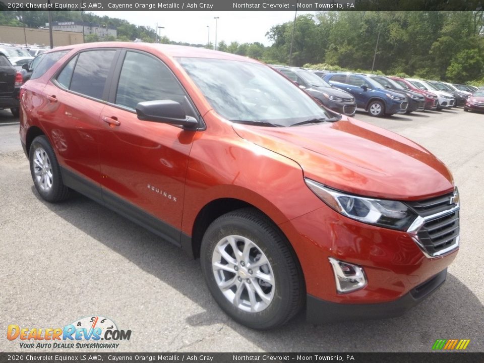 Front 3/4 View of 2020 Chevrolet Equinox LS AWD Photo #8
