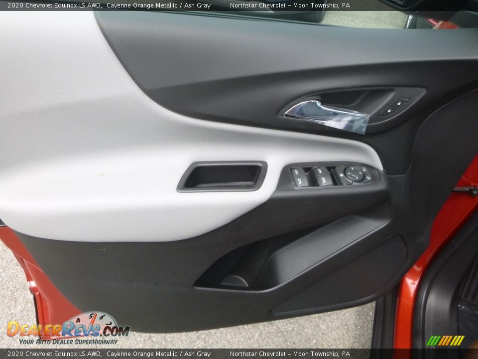 Door Panel of 2020 Chevrolet Equinox LS AWD Photo #15