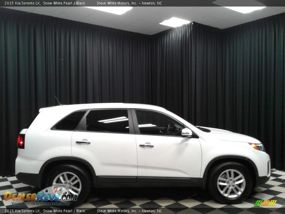 2015 Kia Sorento LX Snow White Pearl / Black Photo #5