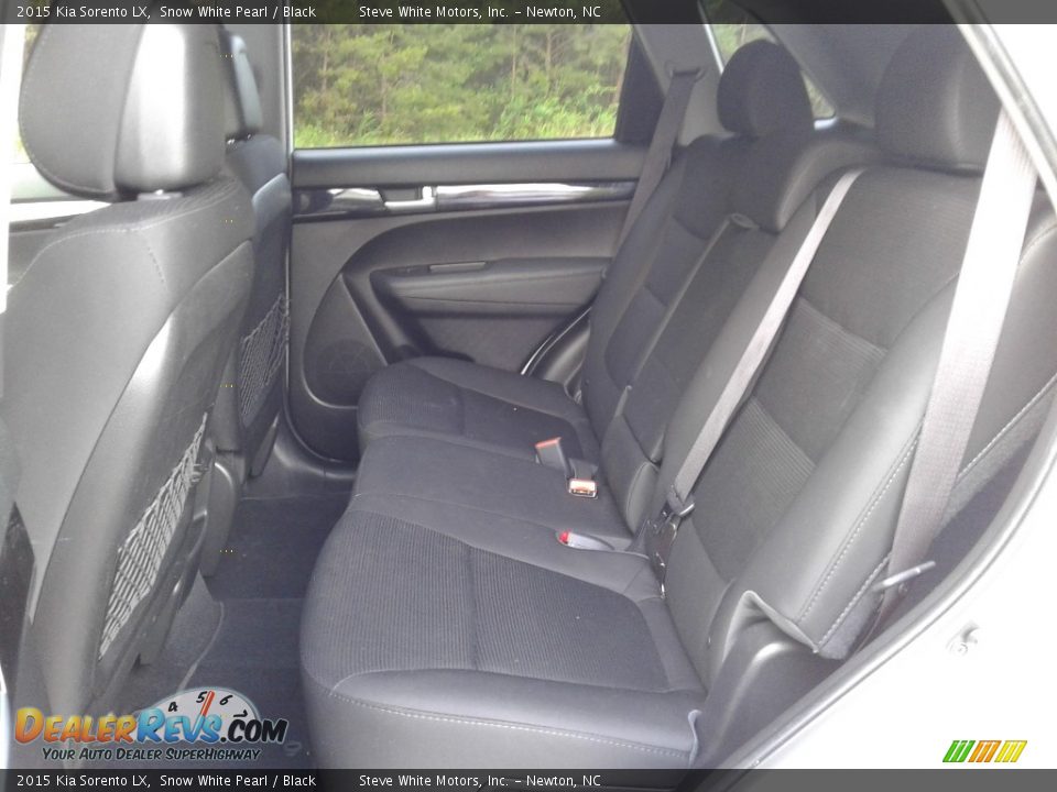2015 Kia Sorento LX Snow White Pearl / Black Photo #11