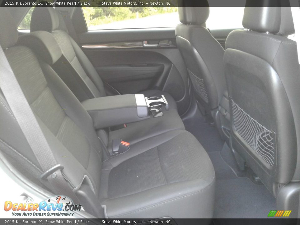 2015 Kia Sorento LX Snow White Pearl / Black Photo #13