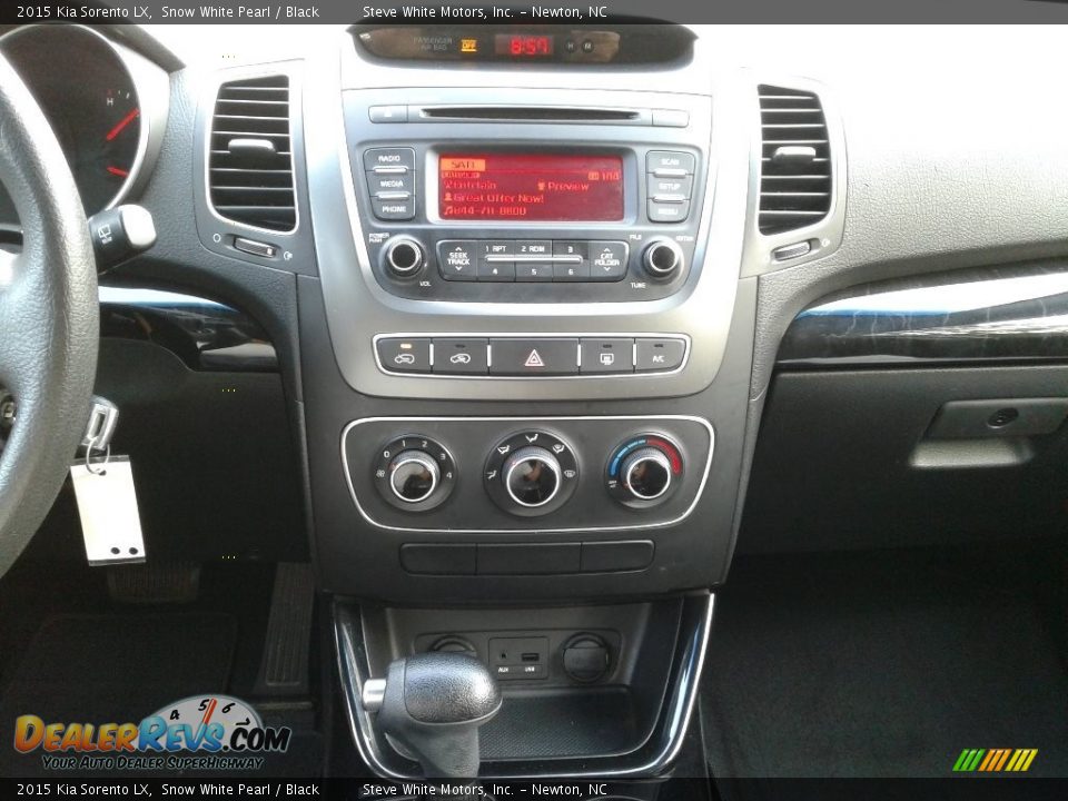 2015 Kia Sorento LX Snow White Pearl / Black Photo #18