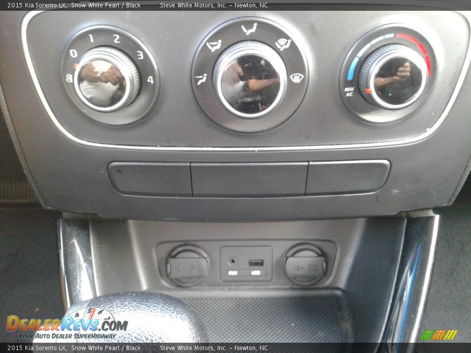 2015 Kia Sorento LX Snow White Pearl / Black Photo #20