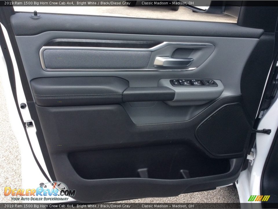 2019 Ram 1500 Big Horn Crew Cab 4x4 Bright White / Black/Diesel Gray Photo #10