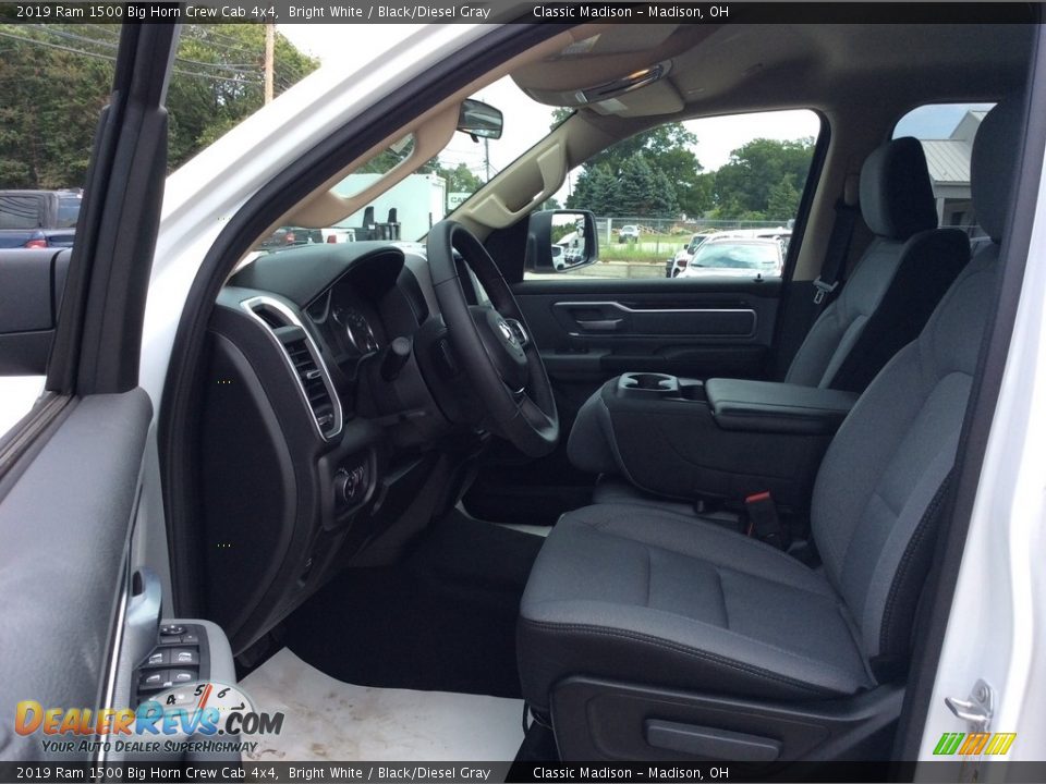 2019 Ram 1500 Big Horn Crew Cab 4x4 Bright White / Black/Diesel Gray Photo #11