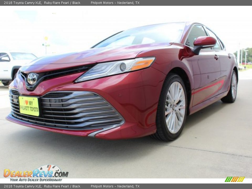 2018 Toyota Camry XLE Ruby Flare Pearl / Black Photo #4