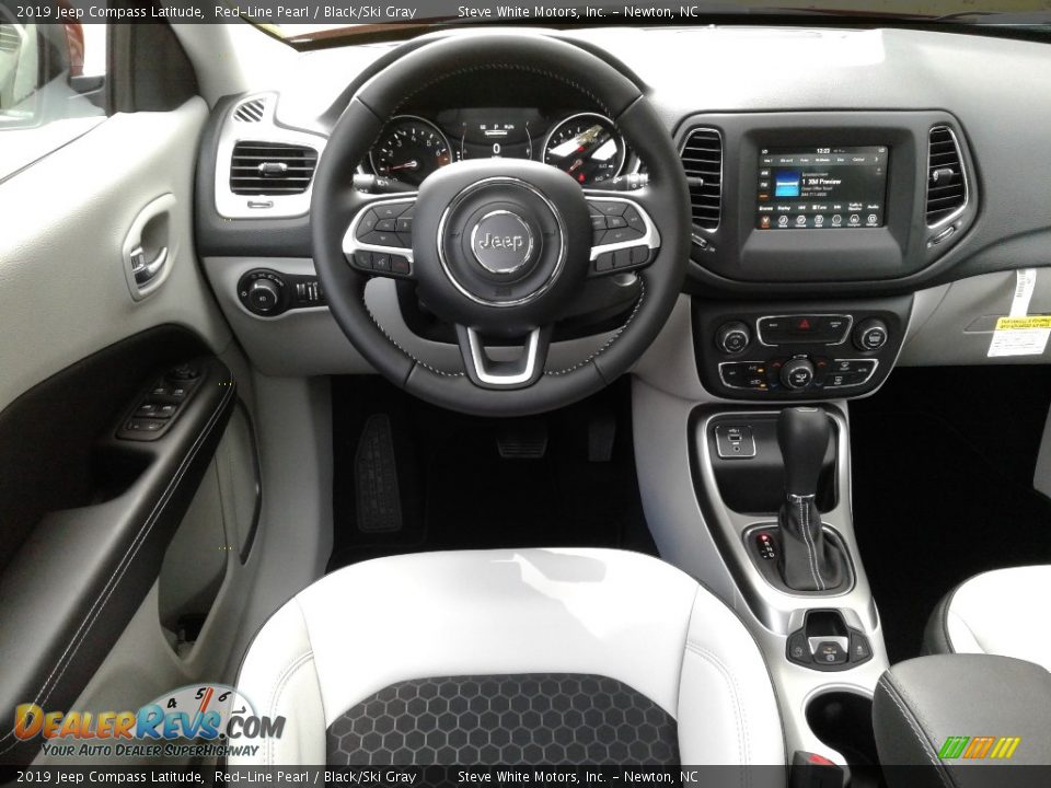 2019 Jeep Compass Latitude Red-Line Pearl / Black/Ski Gray Photo #28