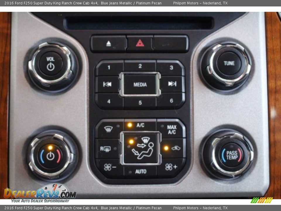 2016 Ford F250 Super Duty King Ranch Crew Cab 4x4 Blue Jeans Metallic / Platinum Pecan Photo #17