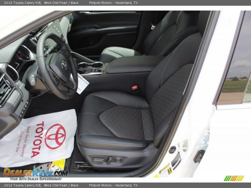 2019 Toyota Camry XSE Wind Chill Pearl / Black Photo #9