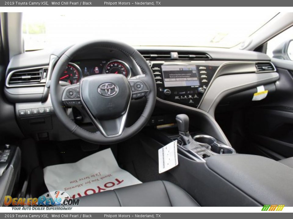 2019 Toyota Camry XSE Wind Chill Pearl / Black Photo #17
