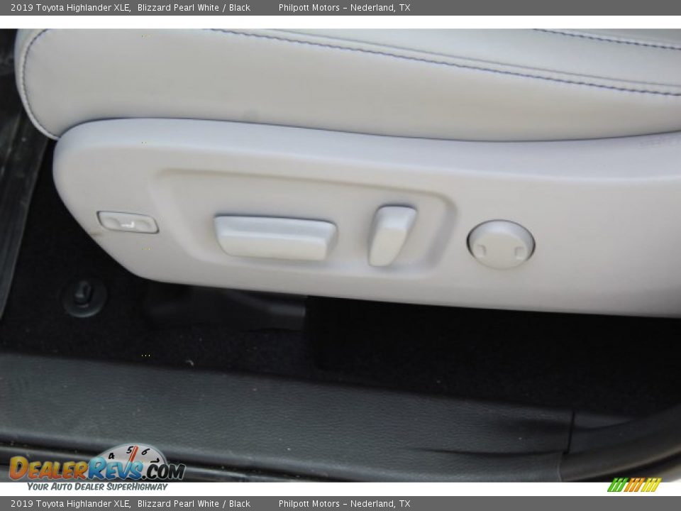 2019 Toyota Highlander XLE Blizzard Pearl White / Black Photo #11