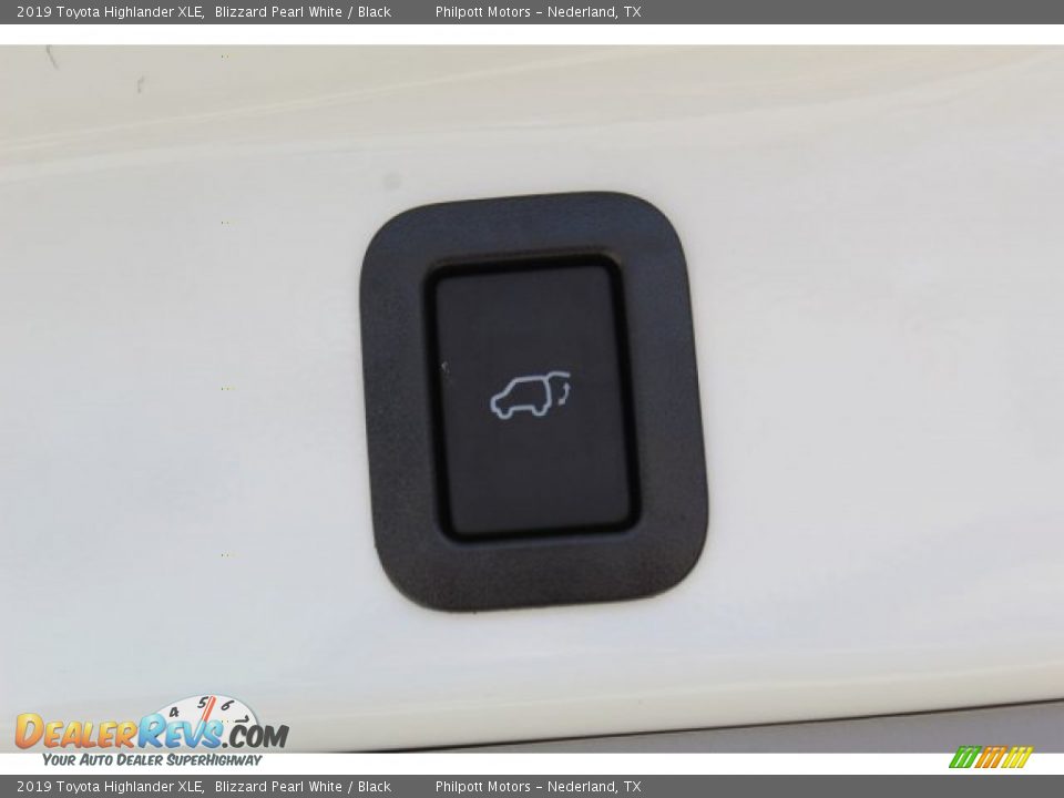 2019 Toyota Highlander XLE Blizzard Pearl White / Black Photo #26