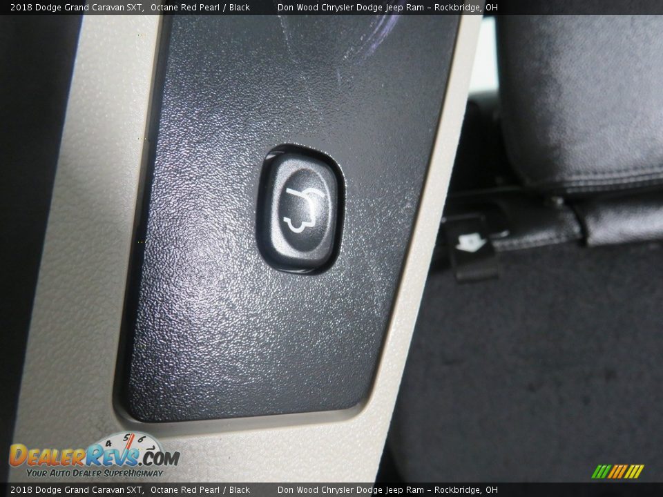 2018 Dodge Grand Caravan SXT Octane Red Pearl / Black Photo #17
