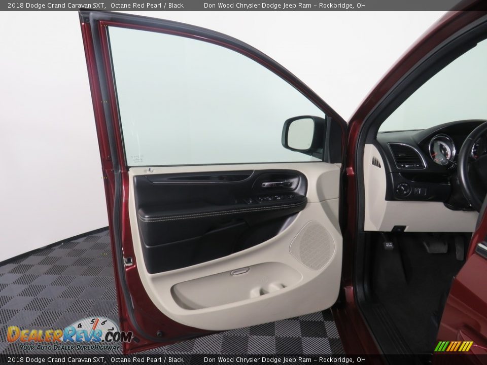 2018 Dodge Grand Caravan SXT Octane Red Pearl / Black Photo #22