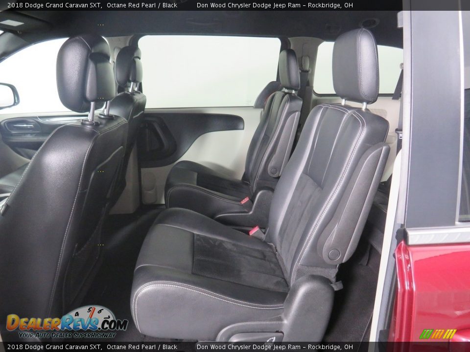 2018 Dodge Grand Caravan SXT Octane Red Pearl / Black Photo #26