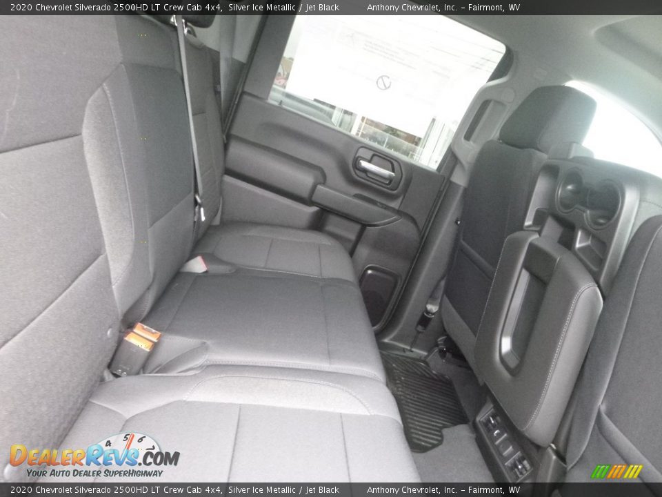 2020 Chevrolet Silverado 2500HD LT Crew Cab 4x4 Silver Ice Metallic / Jet Black Photo #5