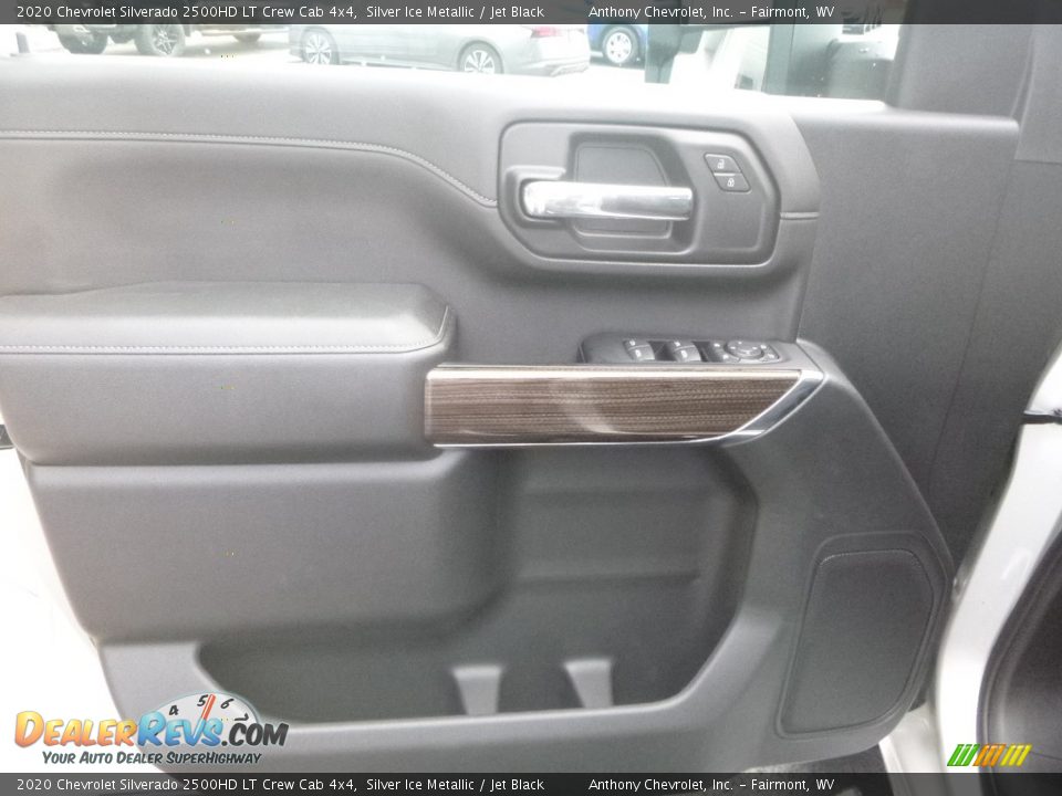 2020 Chevrolet Silverado 2500HD LT Crew Cab 4x4 Silver Ice Metallic / Jet Black Photo #17
