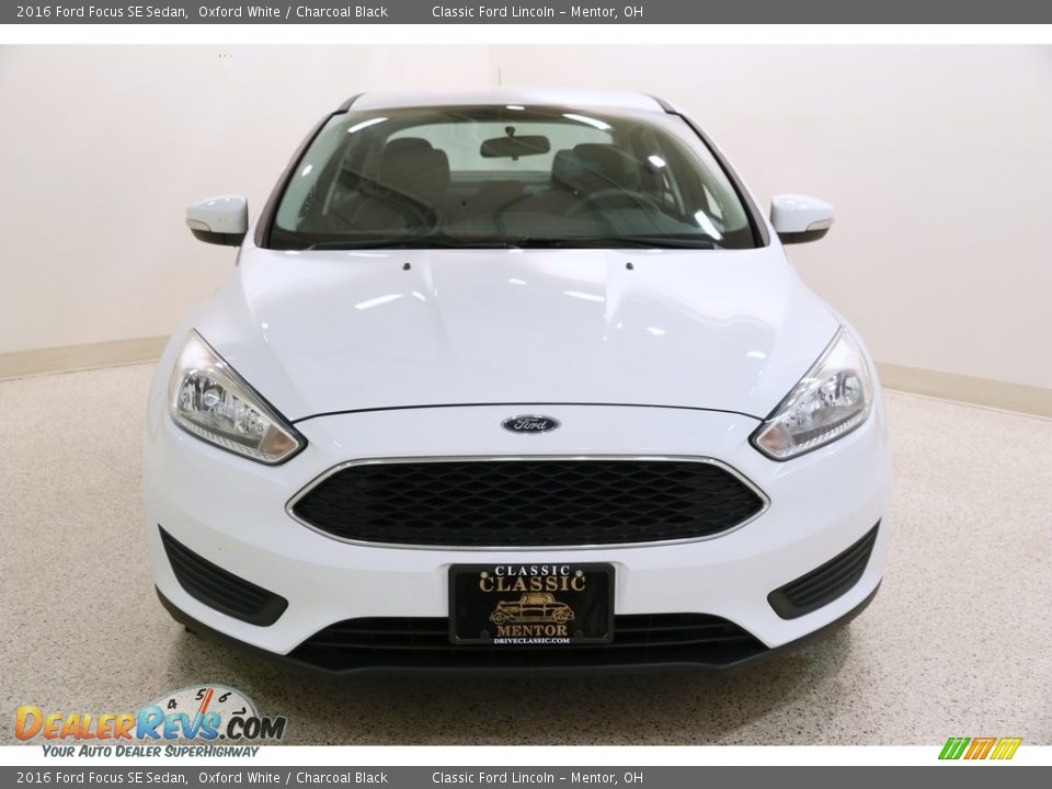 2016 Ford Focus SE Sedan Oxford White / Charcoal Black Photo #2