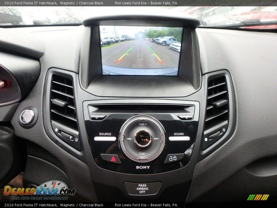 Controls of 2019 Ford Fiesta ST Hatchback Photo #20