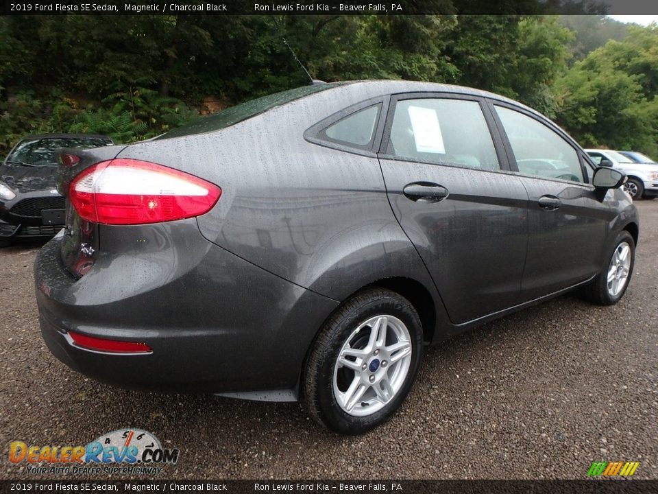 2019 Ford Fiesta SE Sedan Magnetic / Charcoal Black Photo #2