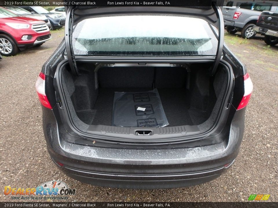 2019 Ford Fiesta SE Sedan Magnetic / Charcoal Black Photo #3