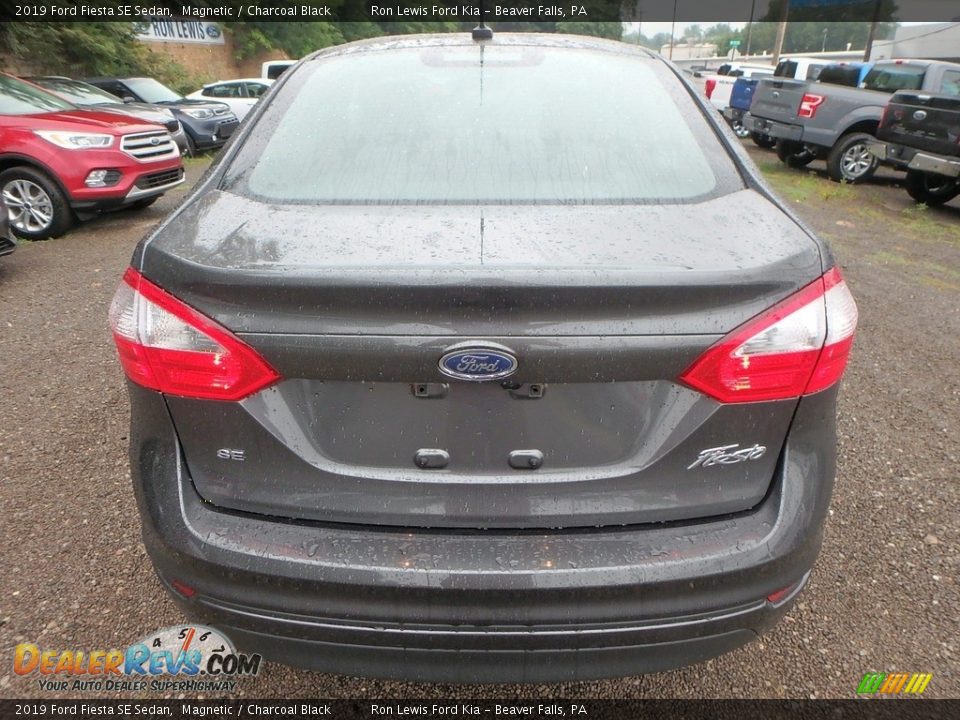 2019 Ford Fiesta SE Sedan Magnetic / Charcoal Black Photo #4