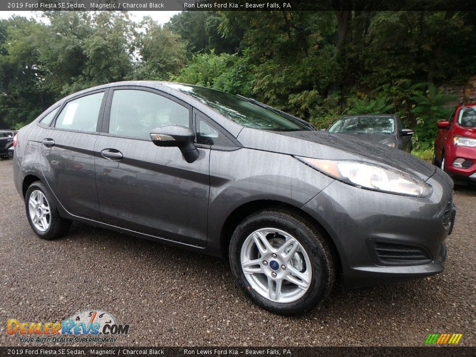 Magnetic 2019 Ford Fiesta SE Sedan Photo #9