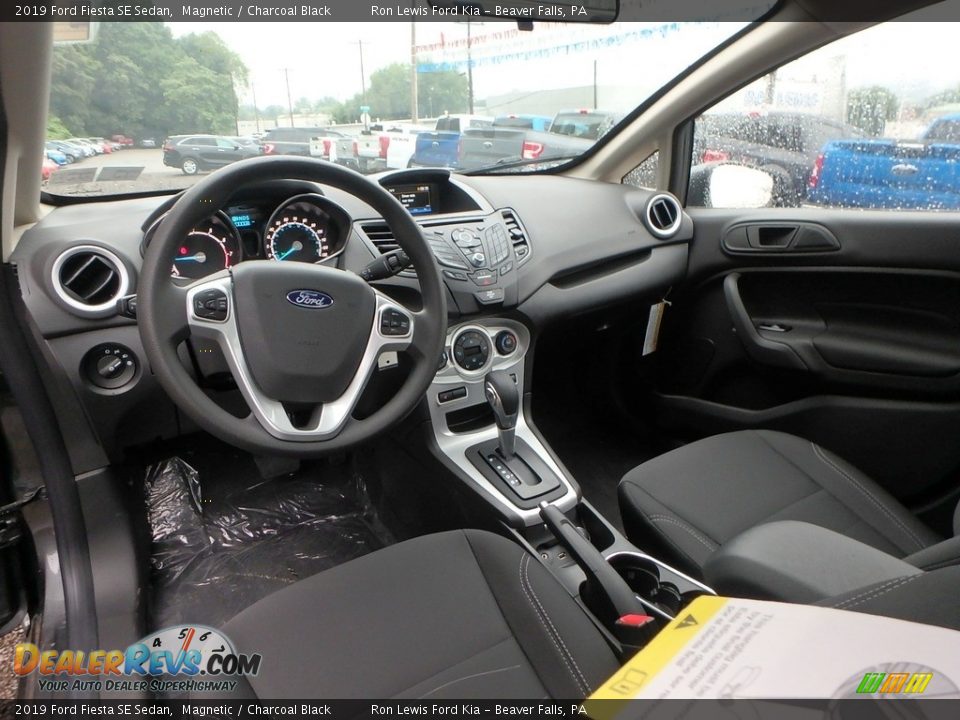 2019 Ford Fiesta SE Sedan Magnetic / Charcoal Black Photo #14