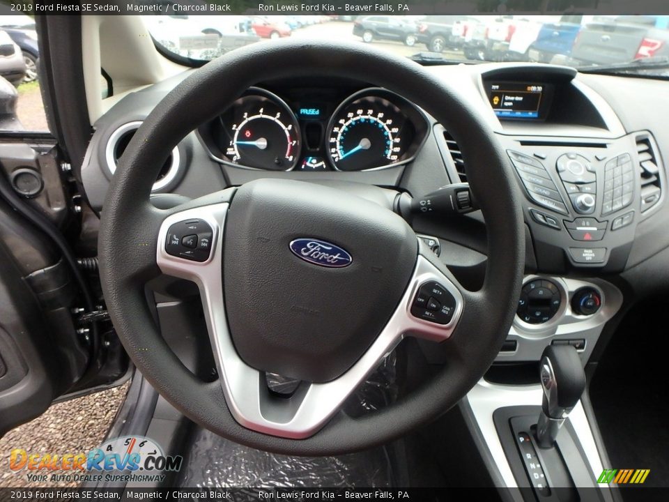 2019 Ford Fiesta SE Sedan Magnetic / Charcoal Black Photo #16