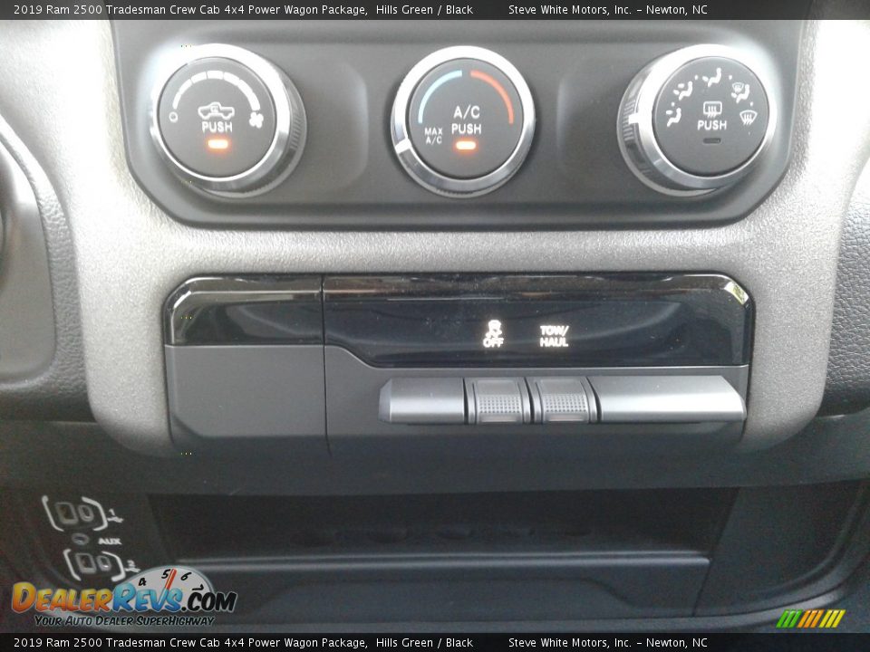 Controls of 2019 Ram 2500 Tradesman Crew Cab 4x4 Power Wagon Package Photo #22