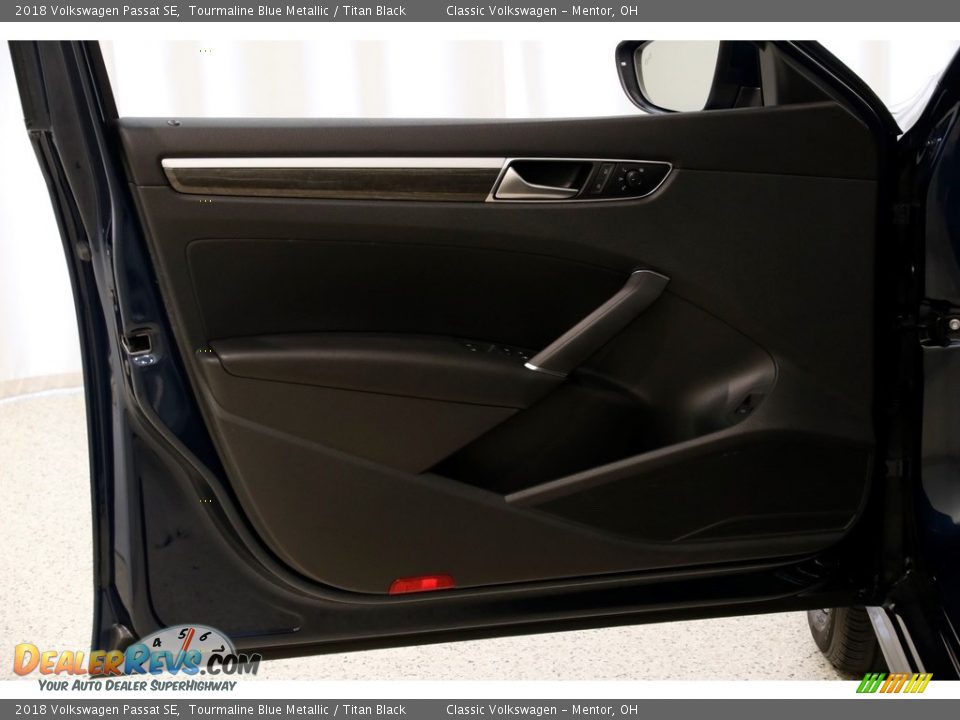 2018 Volkswagen Passat SE Tourmaline Blue Metallic / Titan Black Photo #4