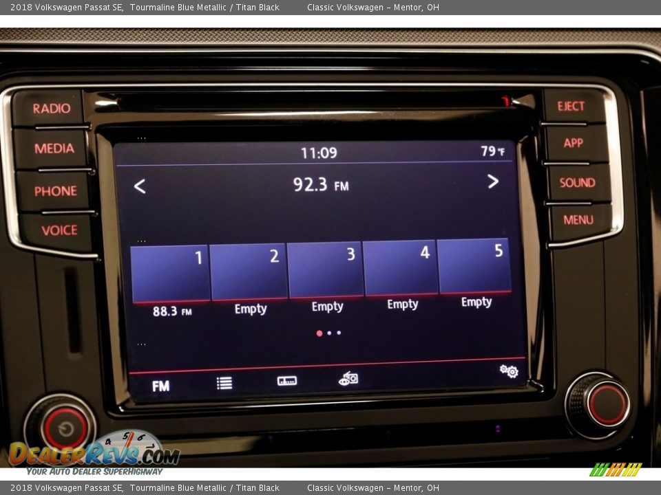 2018 Volkswagen Passat SE Tourmaline Blue Metallic / Titan Black Photo #10