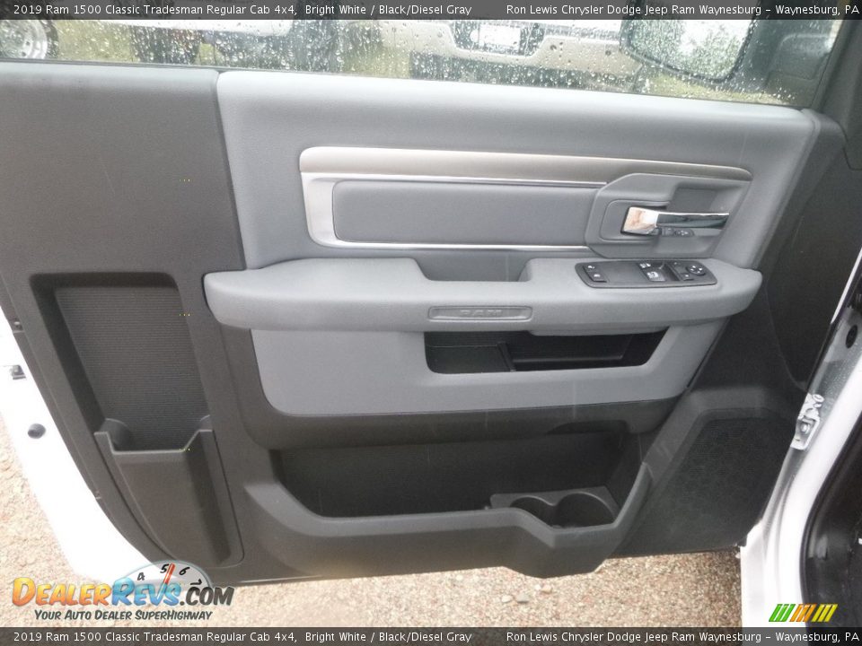 2019 Ram 1500 Classic Tradesman Regular Cab 4x4 Bright White / Black/Diesel Gray Photo #13