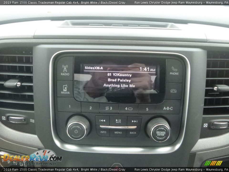 2019 Ram 1500 Classic Tradesman Regular Cab 4x4 Bright White / Black/Diesel Gray Photo #16