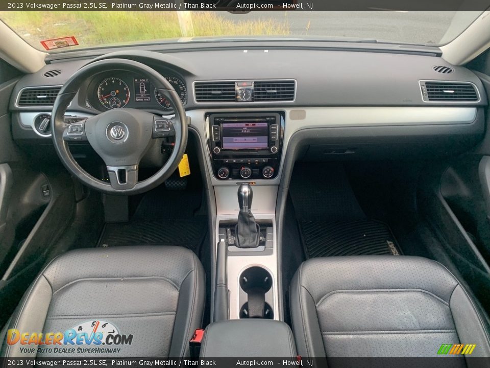 2013 Volkswagen Passat 2.5L SE Platinum Gray Metallic / Titan Black Photo #13