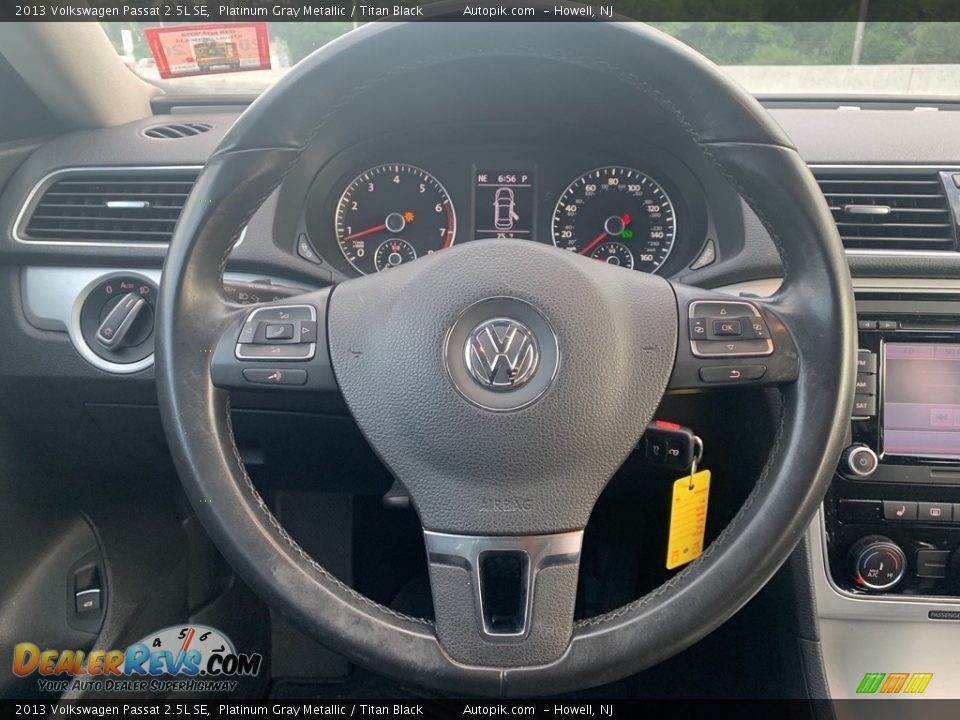 2013 Volkswagen Passat 2.5L SE Platinum Gray Metallic / Titan Black Photo #17