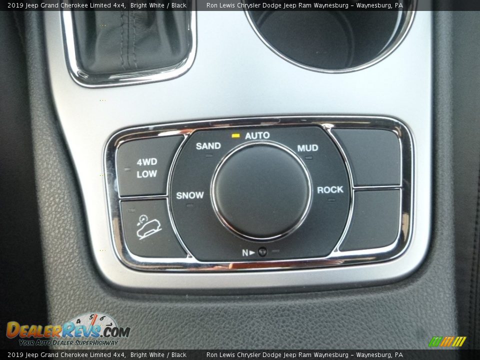 2019 Jeep Grand Cherokee Limited 4x4 Bright White / Black Photo #16