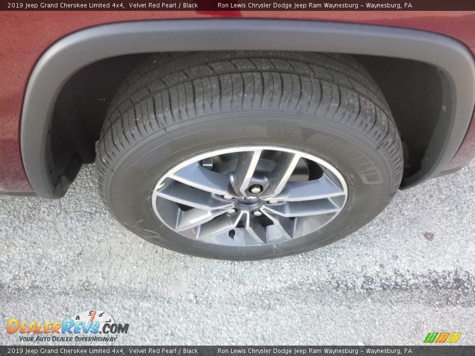 2019 Jeep Grand Cherokee Limited 4x4 Velvet Red Pearl / Black Photo #9