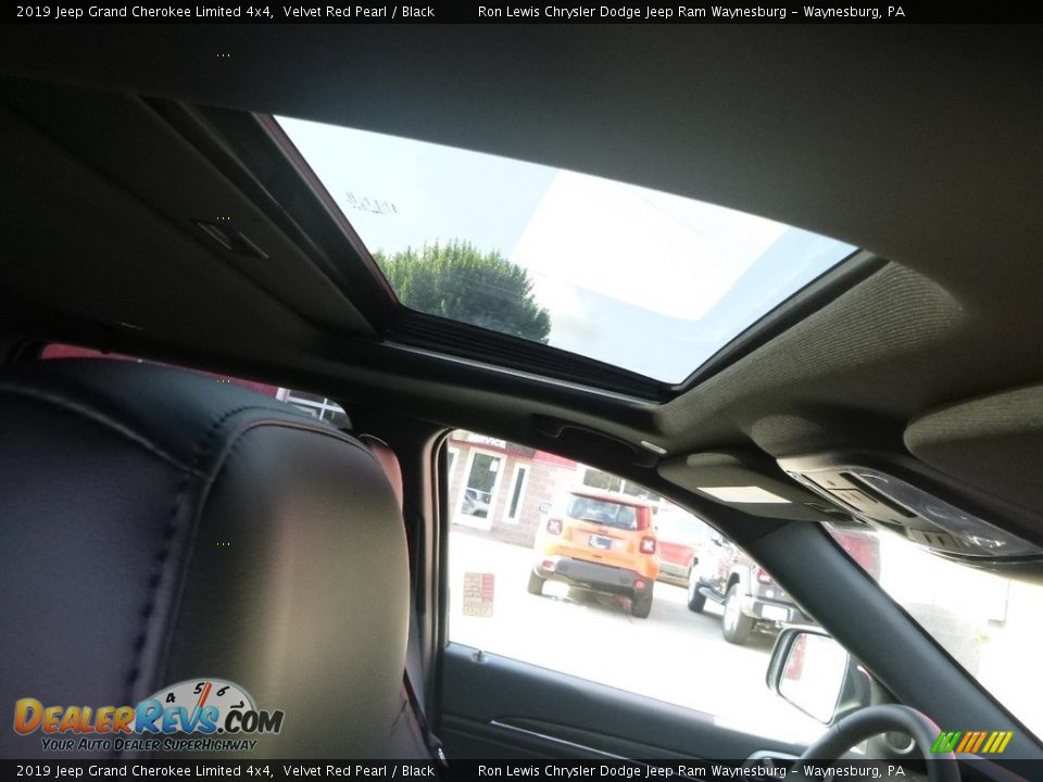 2019 Jeep Grand Cherokee Limited 4x4 Velvet Red Pearl / Black Photo #12