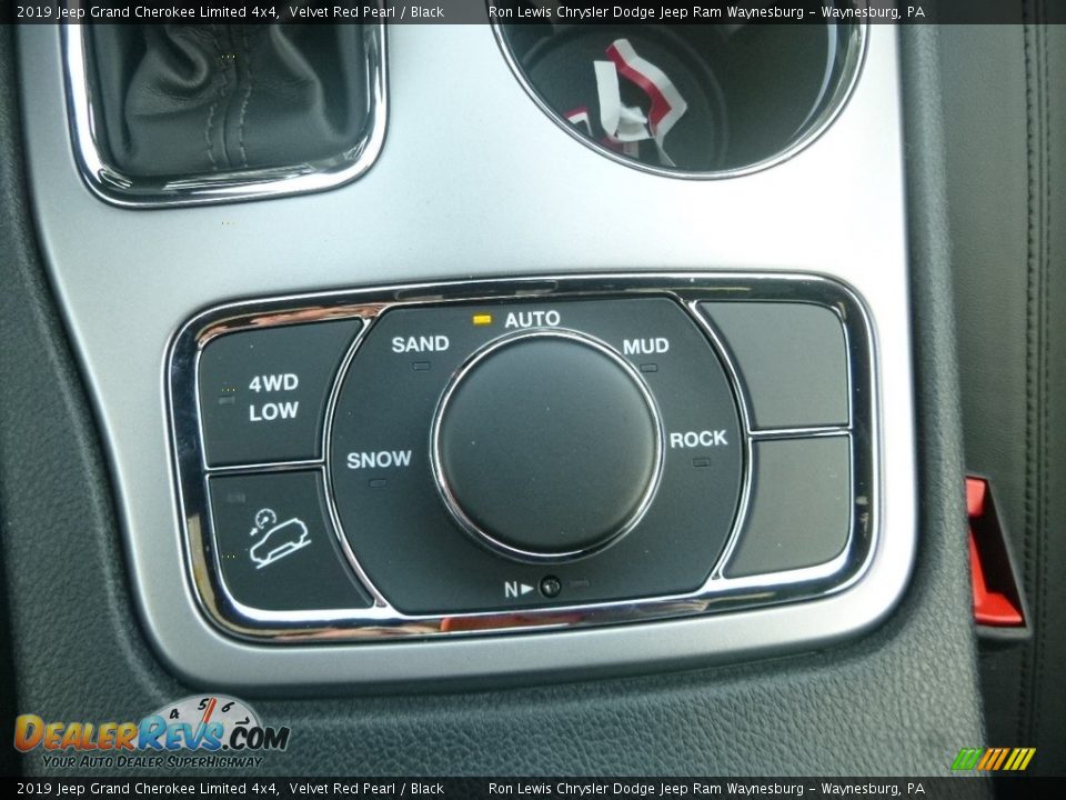 2019 Jeep Grand Cherokee Limited 4x4 Velvet Red Pearl / Black Photo #20