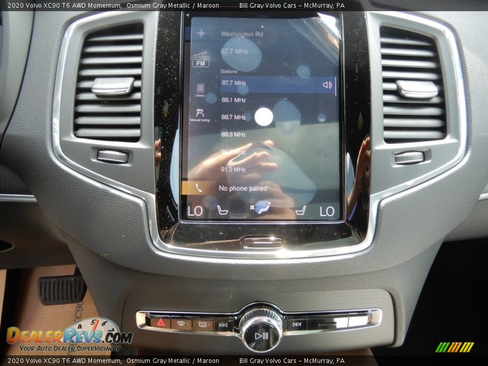 Controls of 2020 Volvo XC90 T6 AWD Momentum Photo #15